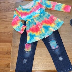 Little girls 4t tie-dye outfit size 4t! Adorable